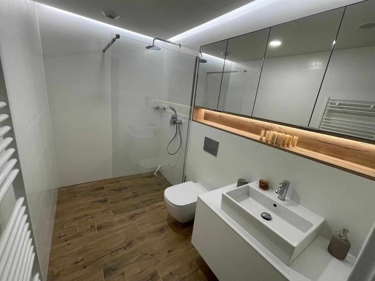 Pinea Apartments 波别罗沃 外观 照片